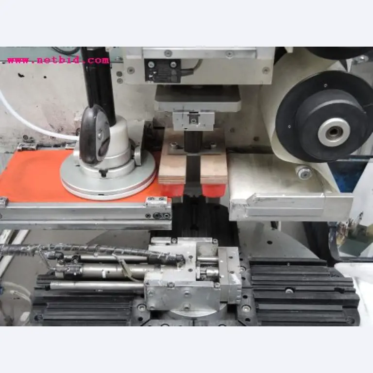 Chapas metálicas e máquinas para trabalhar metais<br><font size="2">Em colaboração com a Hilco Industrial Acquisitions bv</font>-5