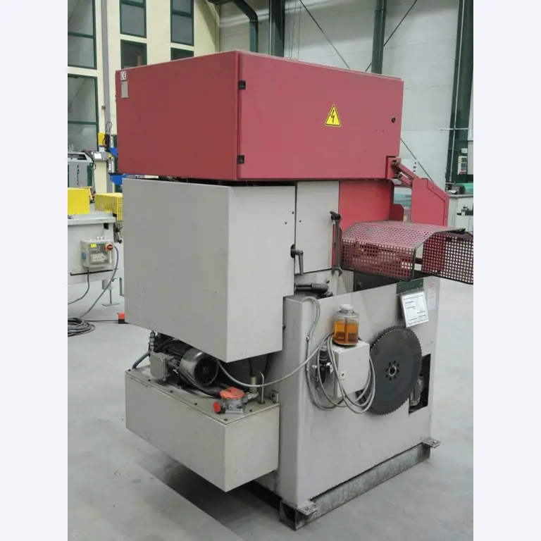 Chapas metálicas e máquinas para trabalhar metais<br><font size="2">Colaboração com Hilco Industrial Acquisitions bv</font><br><img src="/images/hil.png"><br>-4