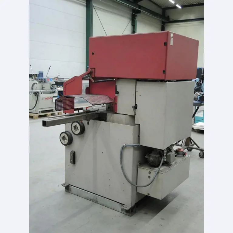 Chapas metálicas e máquinas para trabalhar metais<br><font size="2">Colaboração com Hilco Industrial Acquisitions bv</font><br><img src="/images/hil.png"><br>-5