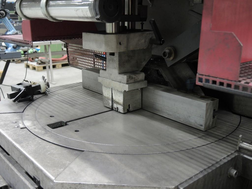 Blech- und Metallbearbeitungsmaschinen<br><font size="2">Zusammenarbeit mit Hilco Industrial Acquisitions bv</font><br><img src="/images/hil.png"><br>-7