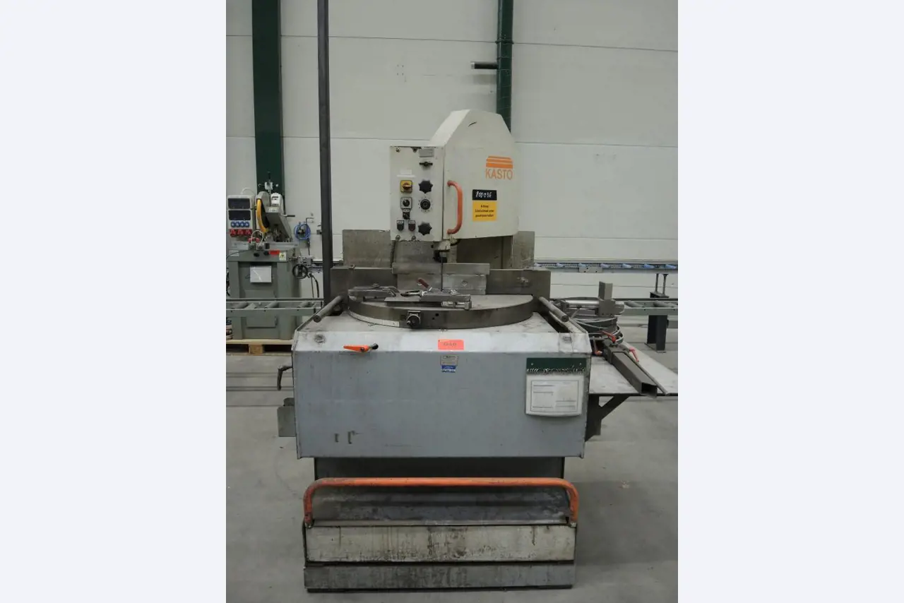 Chapas metálicas e máquinas para trabalhar metais<br><font size="2">Colaboração com Hilco Industrial Acquisitions bv</font><br><img src="/images/hil.png"><br>-2