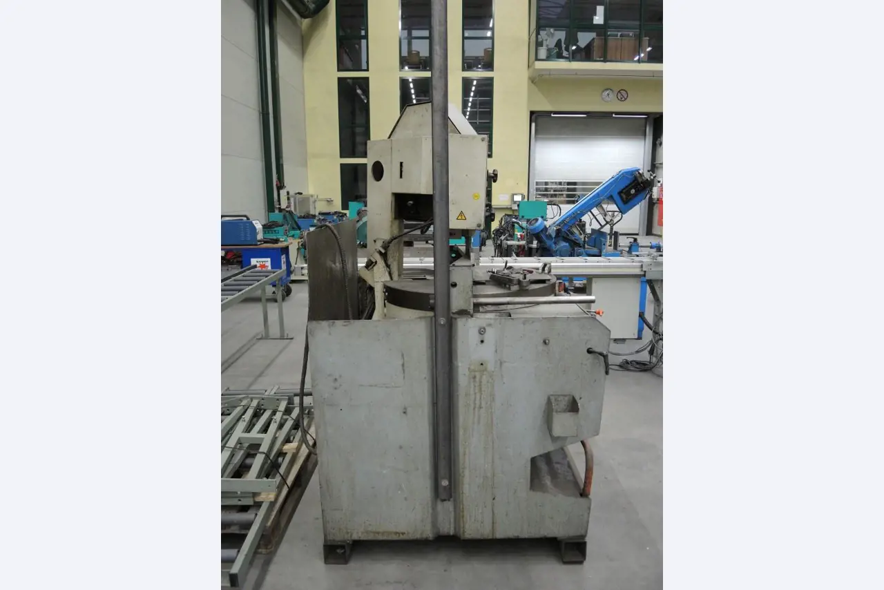 Chapas metálicas e máquinas para trabalhar metais<br><font size="2">Colaboração com Hilco Industrial Acquisitions bv</font><br><img src="/images/hil.png"><br>-3