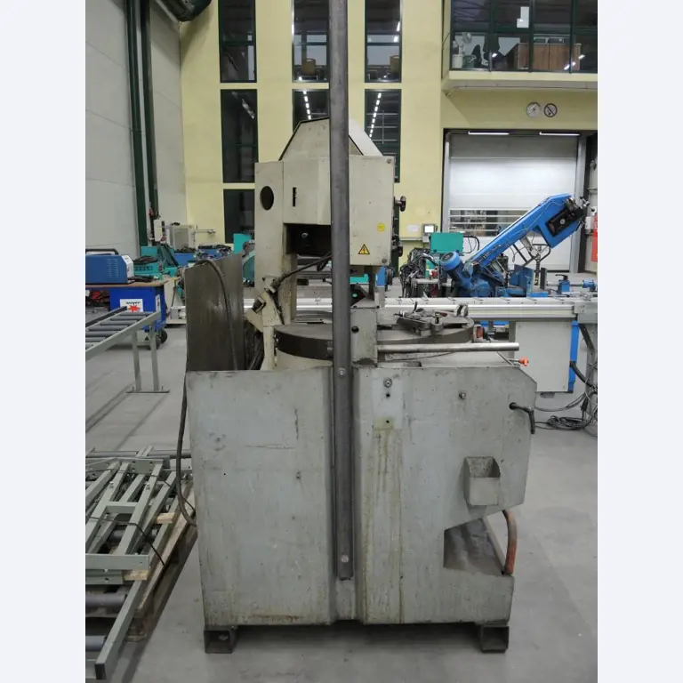 Chapas metálicas e máquinas para trabalhar metais<br><font size="2">Colaboração com Hilco Industrial Acquisitions bv</font><br><img src="/images/hil.png"><br>-3