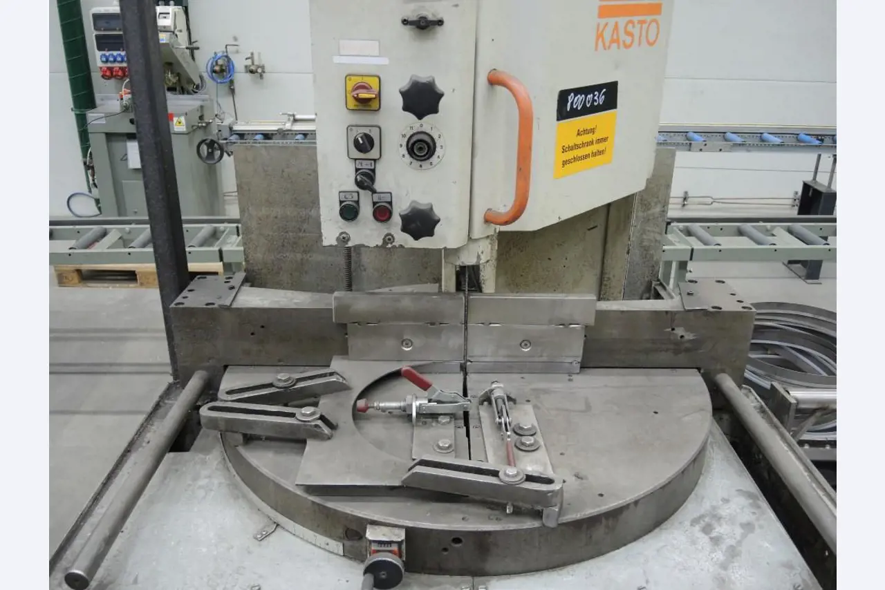 Chapas metálicas e máquinas para trabalhar metais<br><font size="2">Colaboração com Hilco Industrial Acquisitions bv</font><br><img src="/images/hil.png"><br>-5