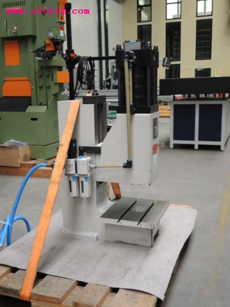 sheetmetal and metalworking machines <br><font size="2">In collaboration with Hilco Industrial Acquisitions bv<br></font>-3