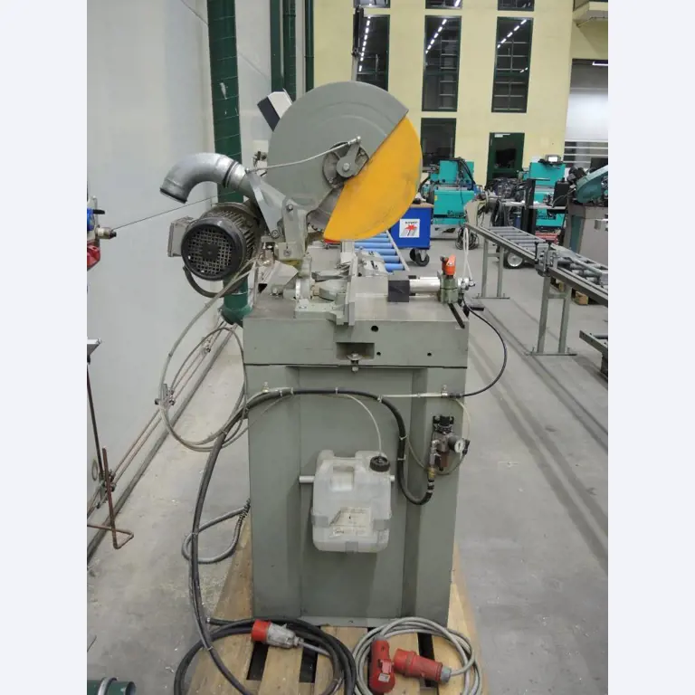 Chapas metálicas e máquinas para trabalhar metais<br><font size="2">Colaboração com Hilco Industrial Acquisitions bv</font><br><img src="/images/hil.png"><br>-3