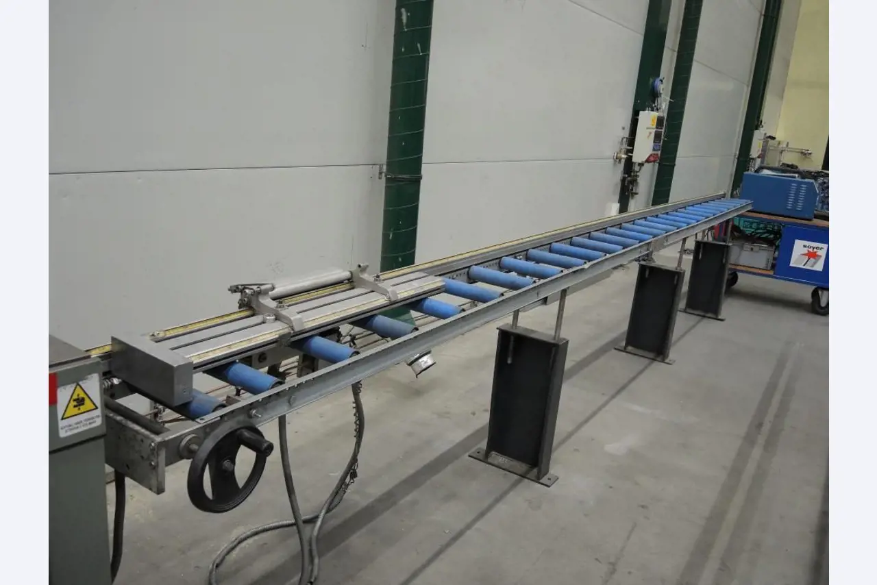 Chapas metálicas e máquinas para trabalhar metais<br><font size="2">Colaboração com Hilco Industrial Acquisitions bv</font><br><img src="/images/hil.png"><br>-5