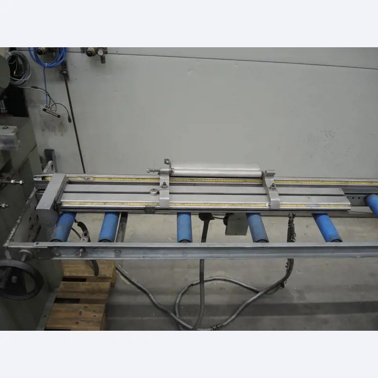 Chapas metálicas e máquinas para trabalhar metais<br><font size="2">Colaboração com Hilco Industrial Acquisitions bv</font><br><img src="/images/hil.png"><br>-6