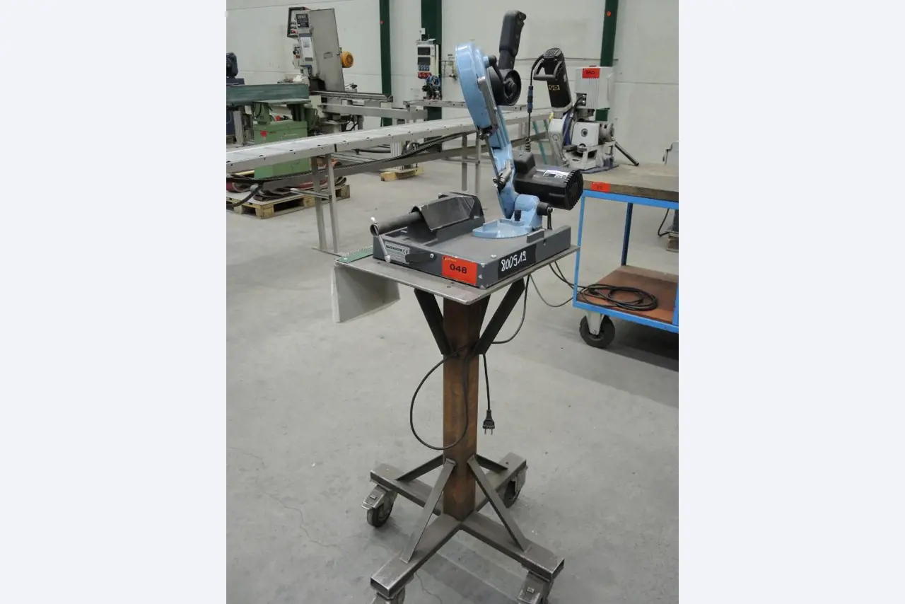 Chapas metálicas e máquinas para trabalhar metais<br><font size="2">Colaboração com Hilco Industrial Acquisitions bv</font><br><img src="/images/hil.png"><br>-1