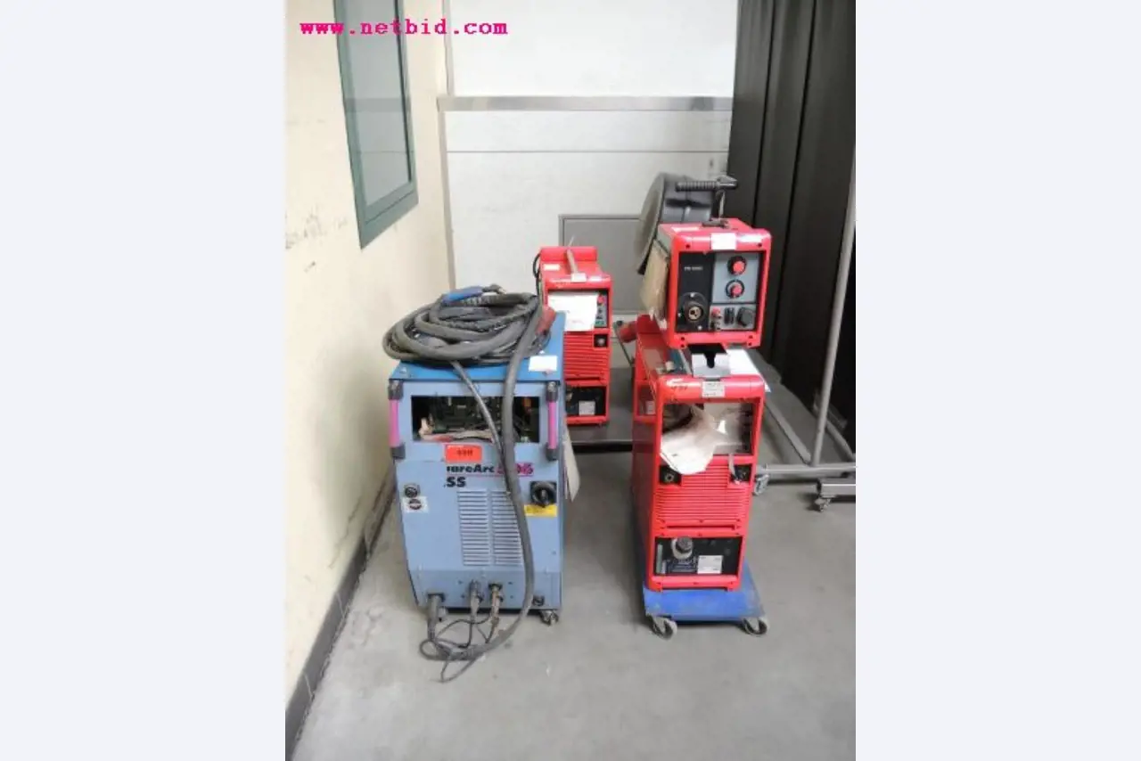 Chapas metálicas e máquinas para trabalhar metais<br><font size="2">Em colaboração com a Hilco Industrial Acquisitions bv</font>-1