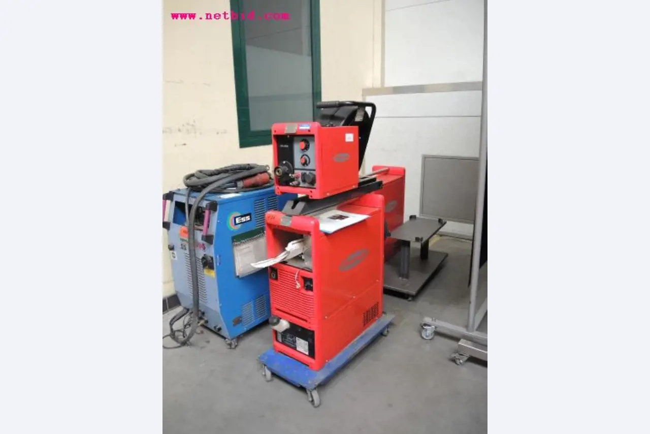 Chapas metálicas e máquinas para trabalhar metais<br><font size="2">Em colaboração com a Hilco Industrial Acquisitions bv</font>-8