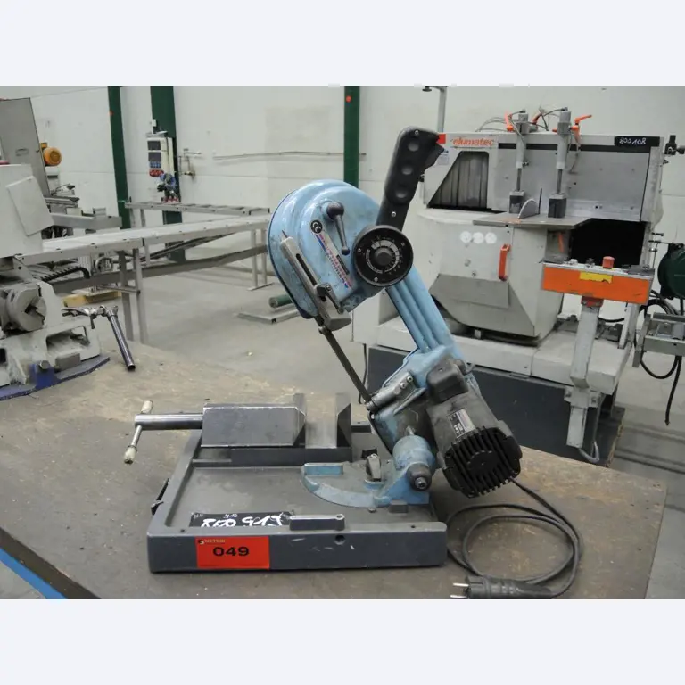 Chapas metálicas e máquinas para trabalhar metais<br><font size="2">Colaboração com Hilco Industrial Acquisitions bv</font><br><img src="/images/hil.png"><br>-3