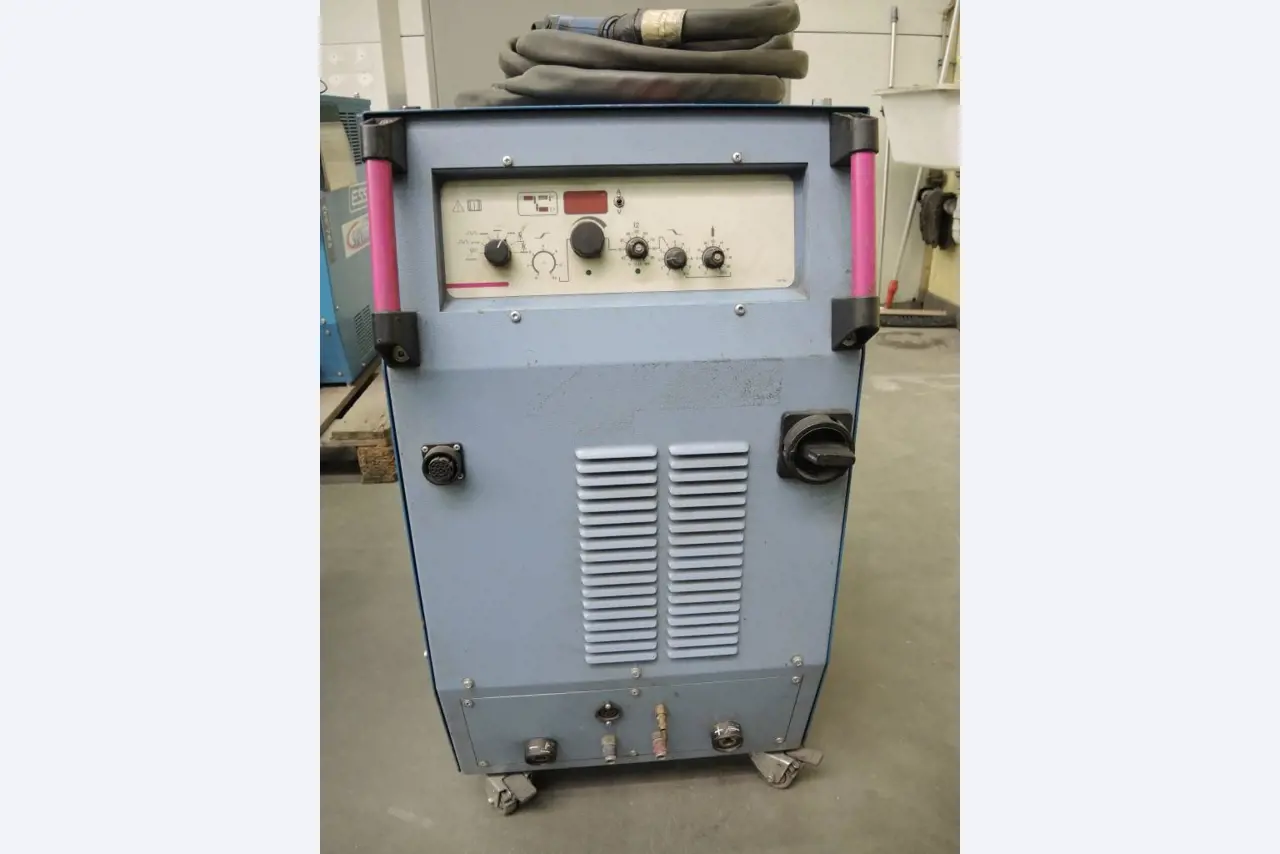 stroje na zpracování plechu a kovoobrábecí<br><font size="2">Ve spolupráci s firmo u Hilco Industrial Acquisitions bv</font><img src="/images/hilco-logo.png">
-2