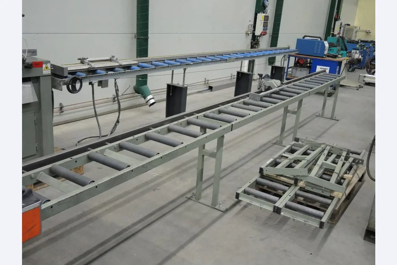 Chapas metálicas e máquinas para trabalhar metais<br><font size="2">Colaboração com Hilco Industrial Acquisitions bv</font><br><img src="/images/hil.png"><br>-10