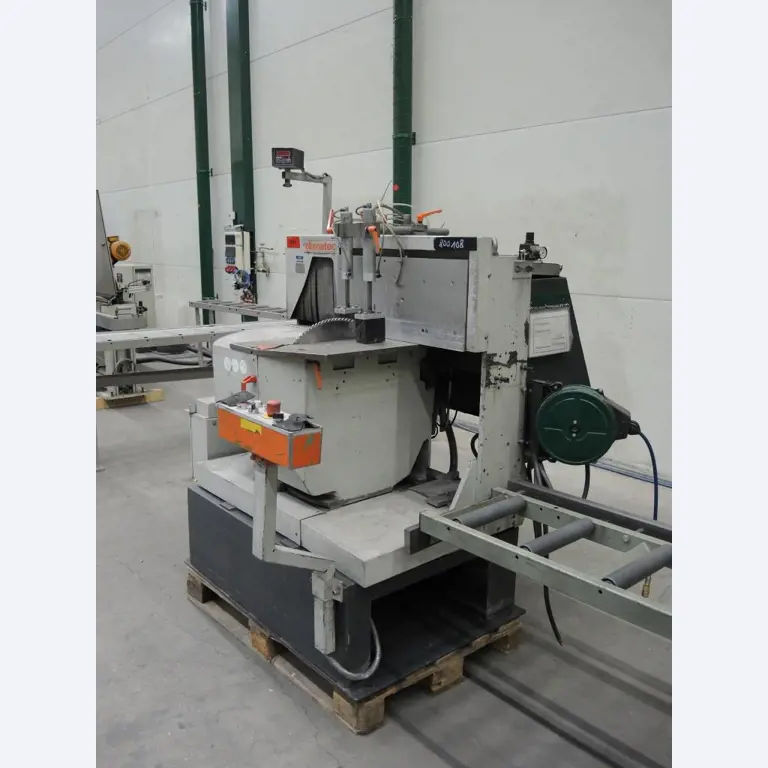 Chapas metálicas e máquinas para trabalhar metais<br><font size="2">Colaboração com Hilco Industrial Acquisitions bv</font><br><img src="/images/hil.png"><br>-7