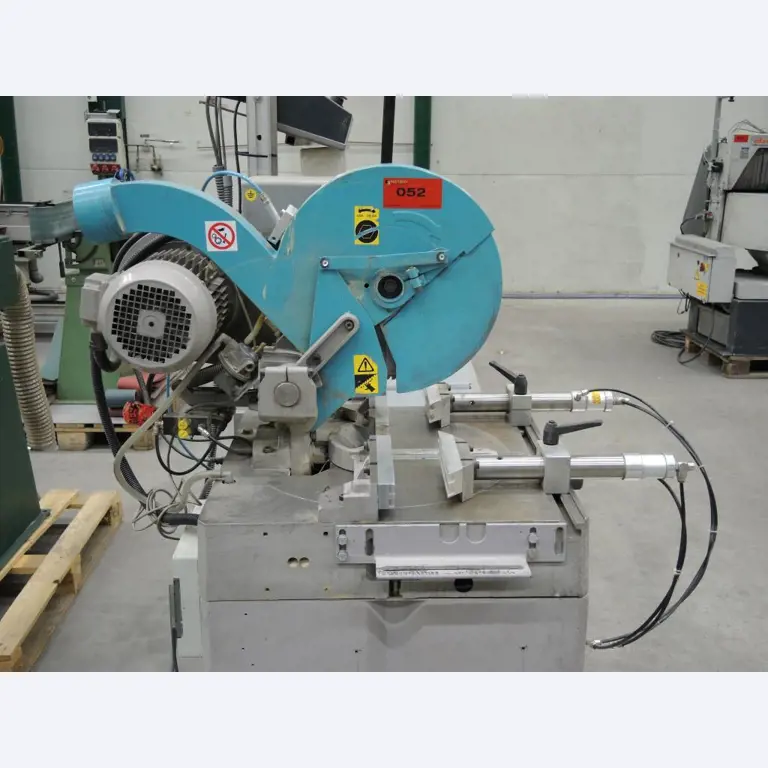 Chapas metálicas e máquinas para trabalhar metais<br><font size="2">Colaboração com Hilco Industrial Acquisitions bv</font><br><img src="/images/hil.png"><br>-4