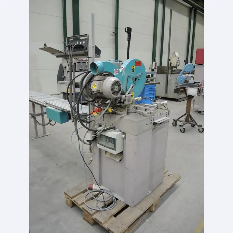 Chapas metálicas e máquinas para trabalhar metais<br><font size="2">Colaboração com Hilco Industrial Acquisitions bv</font><br><img src="/images/hil.png"><br>-5