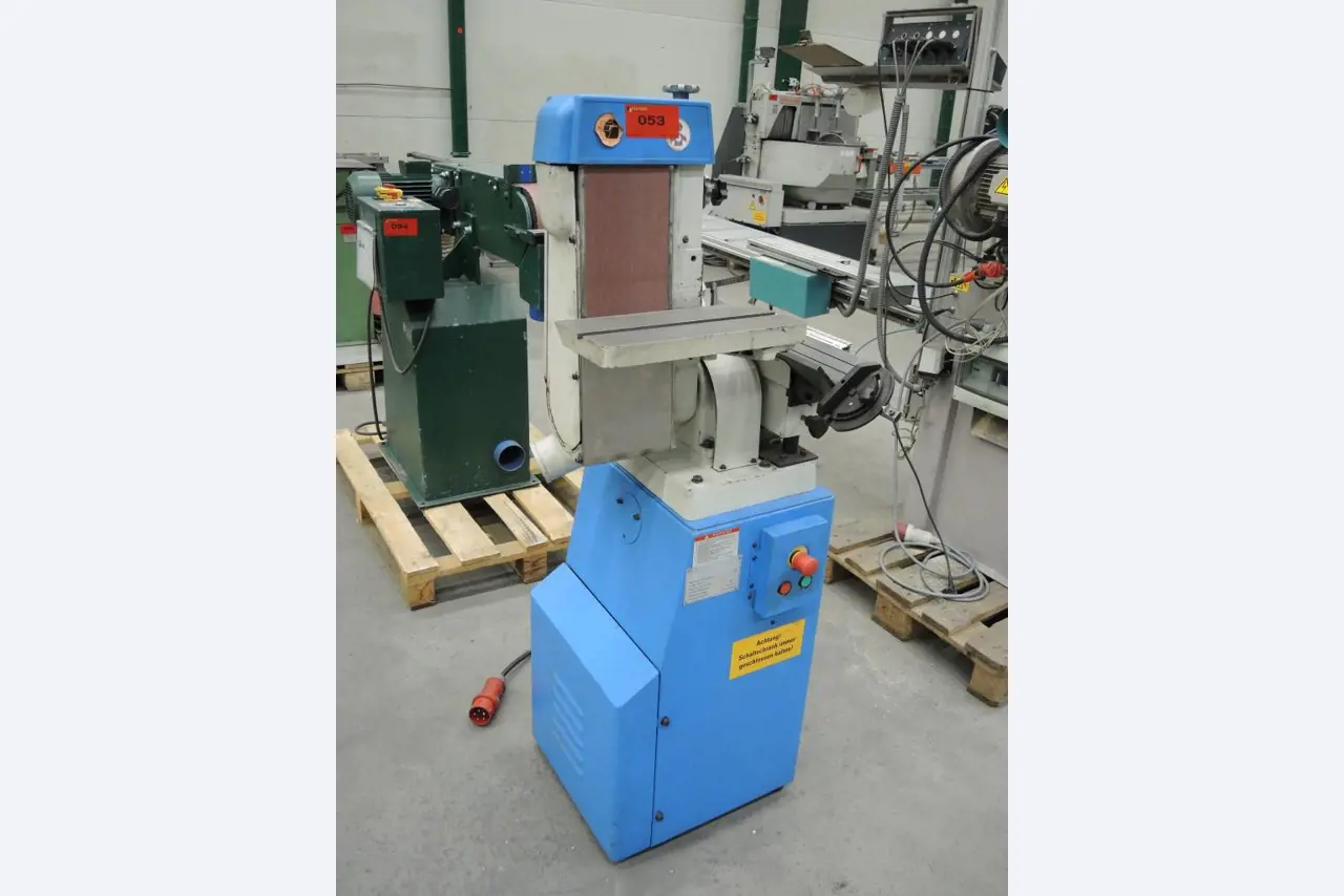 Chapas metálicas e máquinas para trabalhar metais<br><font size="2">Colaboração com Hilco Industrial Acquisitions bv</font><br><img src="/images/hil.png"><br>-2