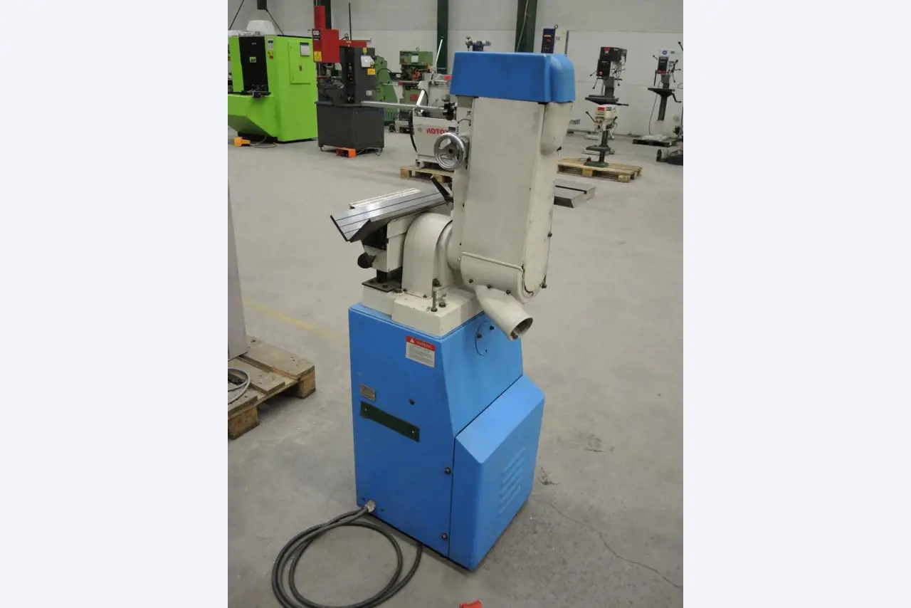 Chapas metálicas e máquinas para trabalhar metais<br><font size="2">Colaboração com Hilco Industrial Acquisitions bv</font><br><img src="/images/hil.png"><br>-3