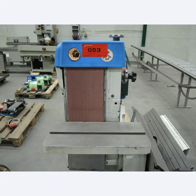 Chapas metálicas e máquinas para trabalhar metais<br><font size="2">Colaboração com Hilco Industrial Acquisitions bv</font><br><img src="/images/hil.png"><br>-4