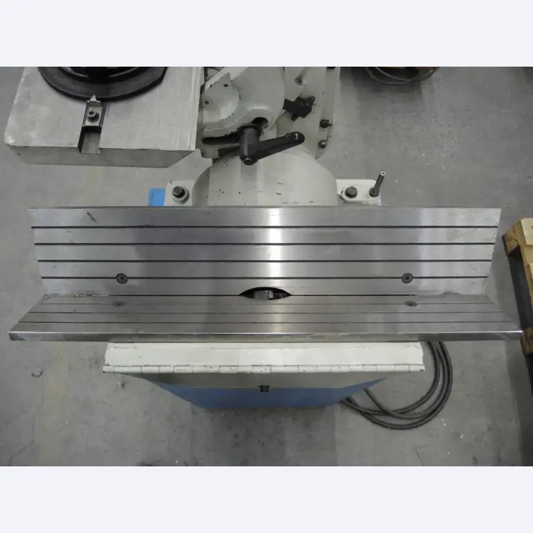 Chapas metálicas e máquinas para trabalhar metais<br><font size="2">Colaboração com Hilco Industrial Acquisitions bv</font><br><img src="/images/hil.png"><br>-5