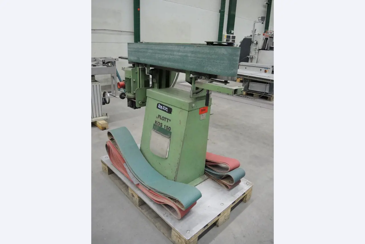 Chapas metálicas e máquinas para trabalhar metais<br><font size="2">Colaboração com Hilco Industrial Acquisitions bv</font><br><img src="/images/hil.png"><br>-2