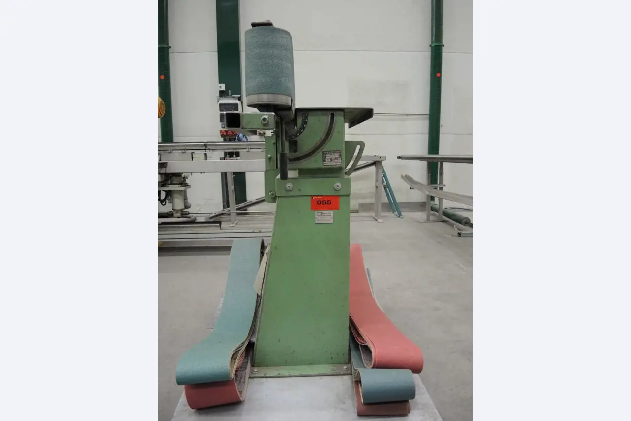 Chapas metálicas e máquinas para trabalhar metais<br><font size="2">Colaboração com Hilco Industrial Acquisitions bv</font><br><img src="/images/hil.png"><br>-7