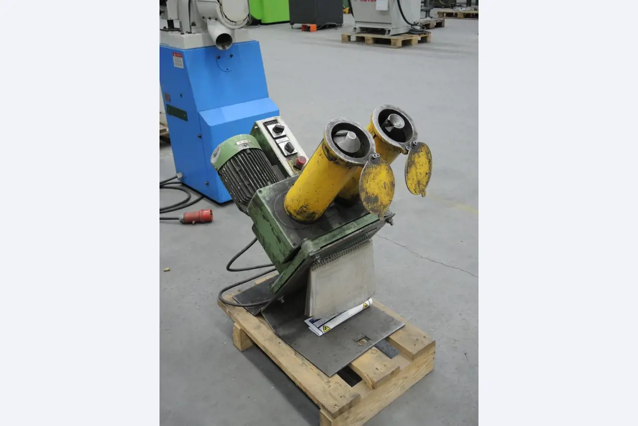 Chapas metálicas e máquinas para trabalhar metais<br><font size="2">Colaboração com Hilco Industrial Acquisitions bv</font><br><img src="/images/hil.png"><br>-2