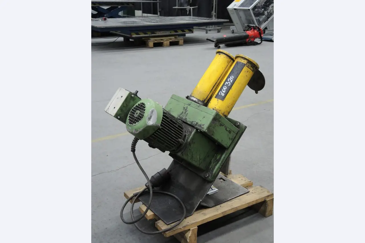 Chapas metálicas e máquinas para trabalhar metais<br><font size="2">Colaboração com Hilco Industrial Acquisitions bv</font><br><img src="/images/hil.png"><br>-3