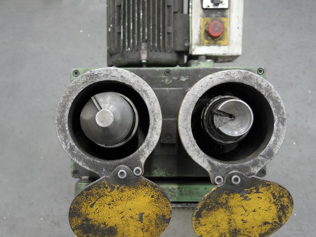 Chapas metálicas e máquinas para trabalhar metais<br><font size="2">Colaboração com Hilco Industrial Acquisitions bv</font><br><img src="/images/hil.png"><br>-4