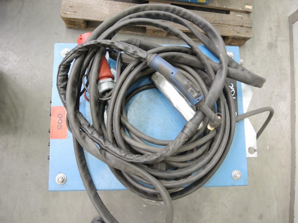 Chapas metálicas e máquinas para trabalhar metais<br><font size="2">Colaboração com Hilco Industrial Acquisitions bv</font><br><img src="/images/hil.png"><br>-5