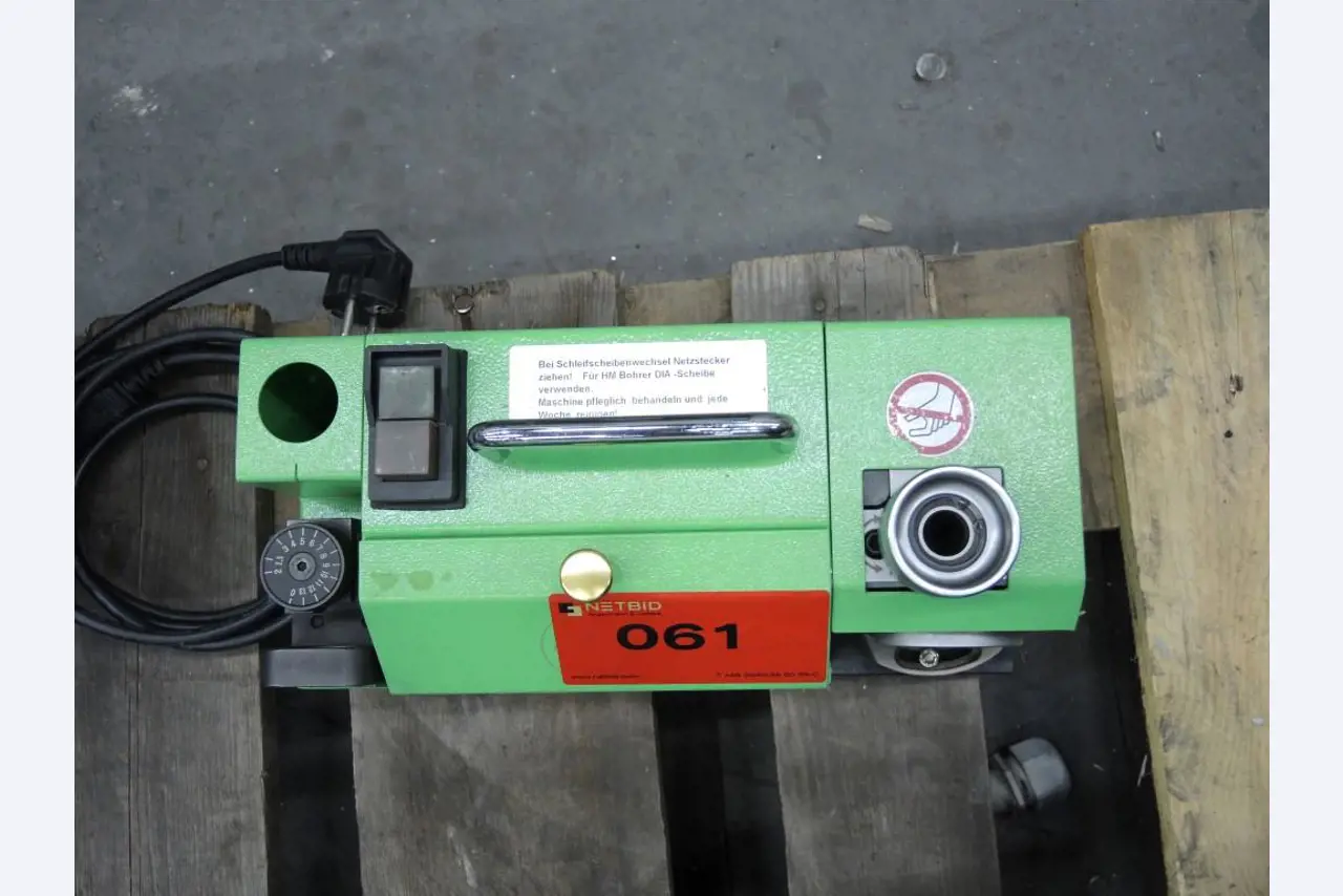 Chapas metálicas e máquinas para trabalhar metais<br><font size="2">Colaboração com Hilco Industrial Acquisitions bv</font><br><img src="/images/hil.png"><br>-2