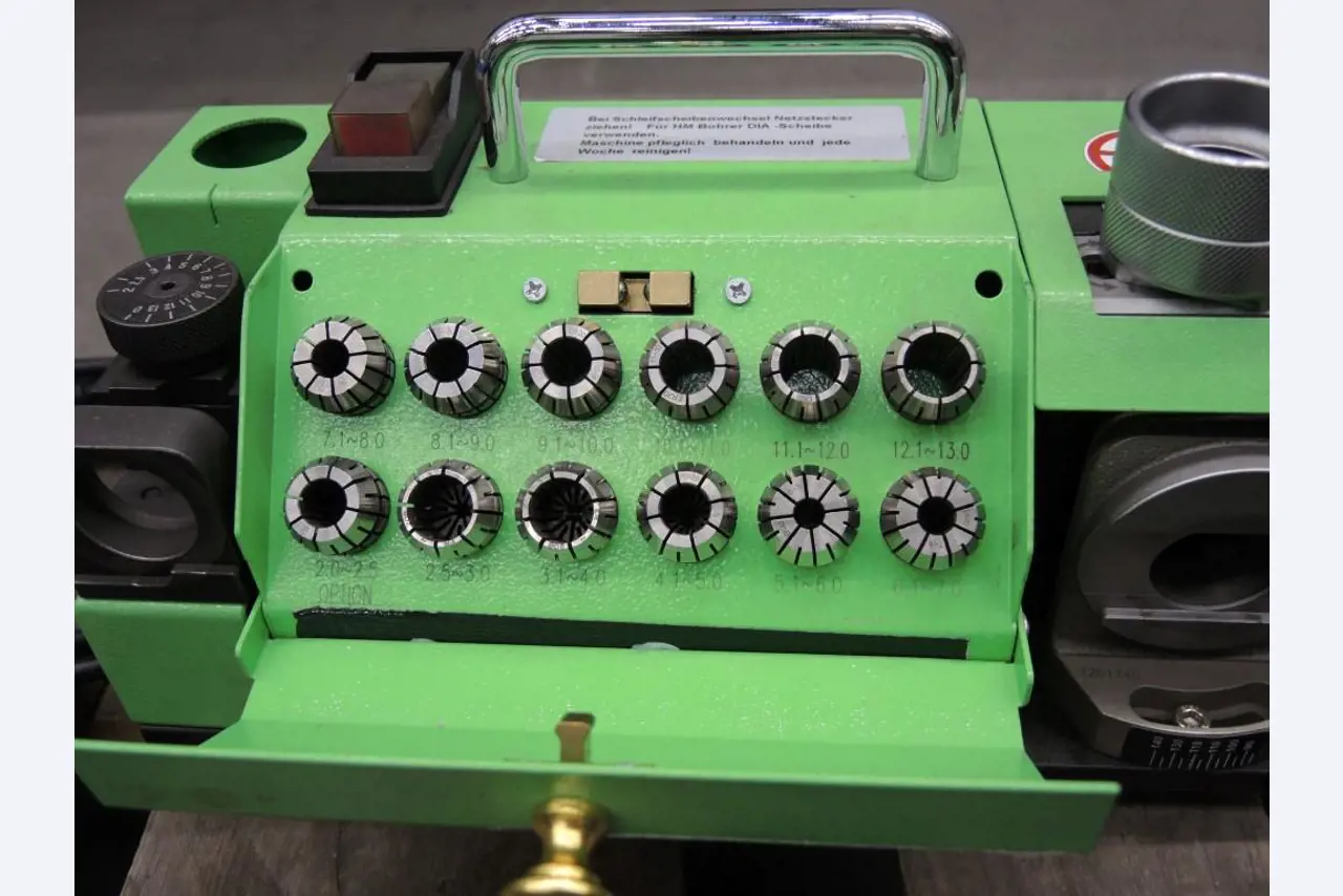 Chapas metálicas e máquinas para trabalhar metais<br><font size="2">Colaboração com Hilco Industrial Acquisitions bv</font><br><img src="/images/hil.png"><br>-4