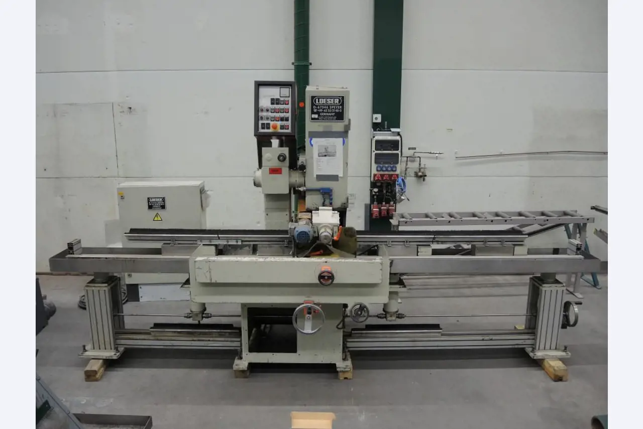 Chapas metálicas e máquinas para trabalhar metais<br><font size="2">Colaboração com Hilco Industrial Acquisitions bv</font><br><img src="/images/hil.png"><br>-1