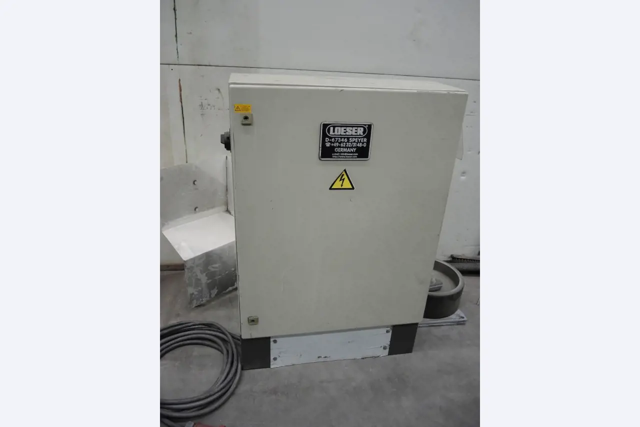 Chapas metálicas e máquinas para trabalhar metais<br><font size="2">Colaboração com Hilco Industrial Acquisitions bv</font><br><img src="/images/hil.png"><br>-2