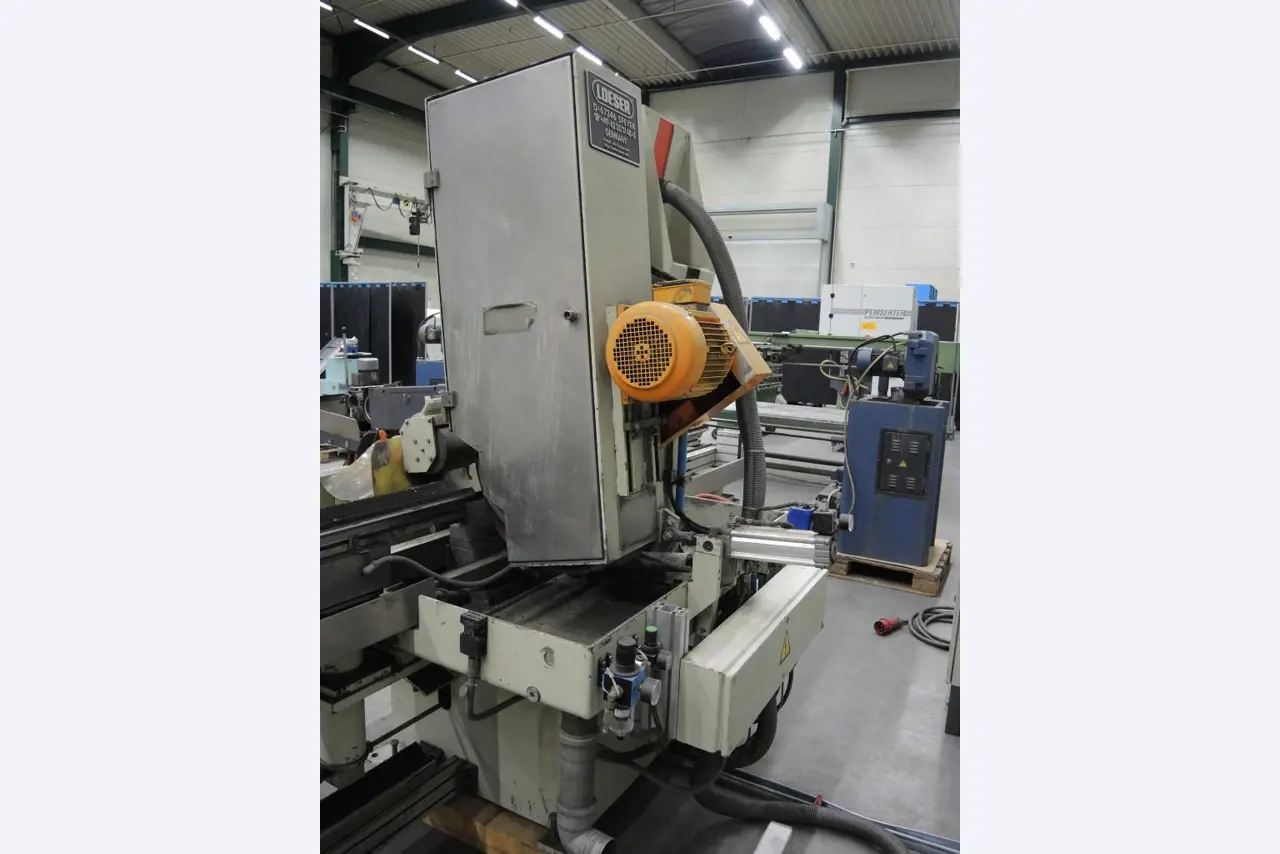 Chapas metálicas e máquinas para trabalhar metais<br><font size="2">Colaboração com Hilco Industrial Acquisitions bv</font><br><img src="/images/hil.png"><br>-3