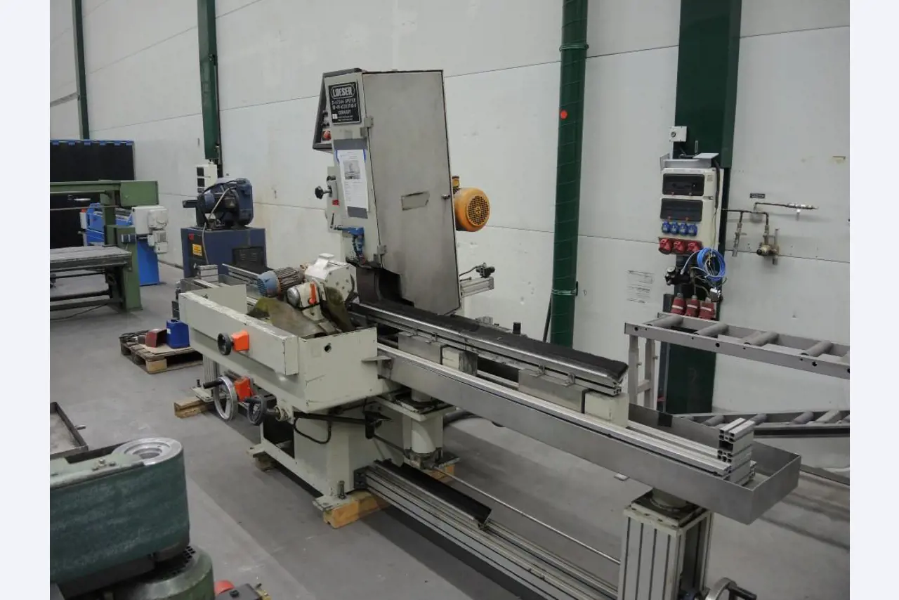 Chapas metálicas e máquinas para trabalhar metais<br><font size="2">Colaboração com Hilco Industrial Acquisitions bv</font><br><img src="/images/hil.png"><br>-4