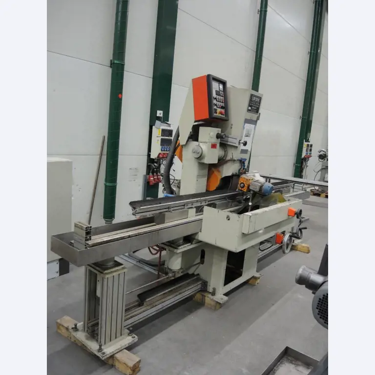 Chapas metálicas e máquinas para trabalhar metais<br><font size="2">Colaboração com Hilco Industrial Acquisitions bv</font><br><img src="/images/hil.png"><br>-5