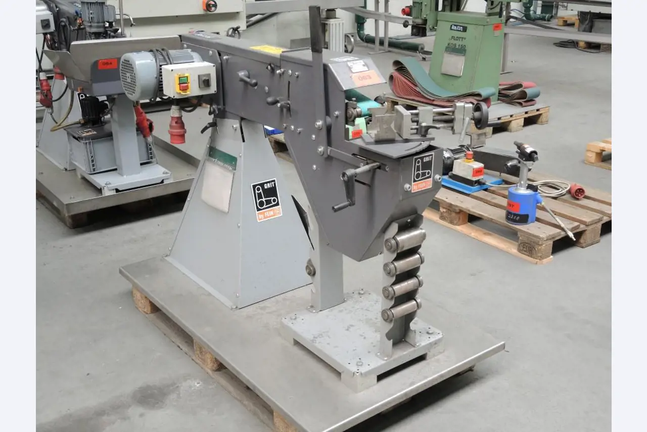 Chapas metálicas e máquinas para trabalhar metais<br><font size="2">Colaboração com Hilco Industrial Acquisitions bv</font><br><img src="/images/hil.png"><br>-2