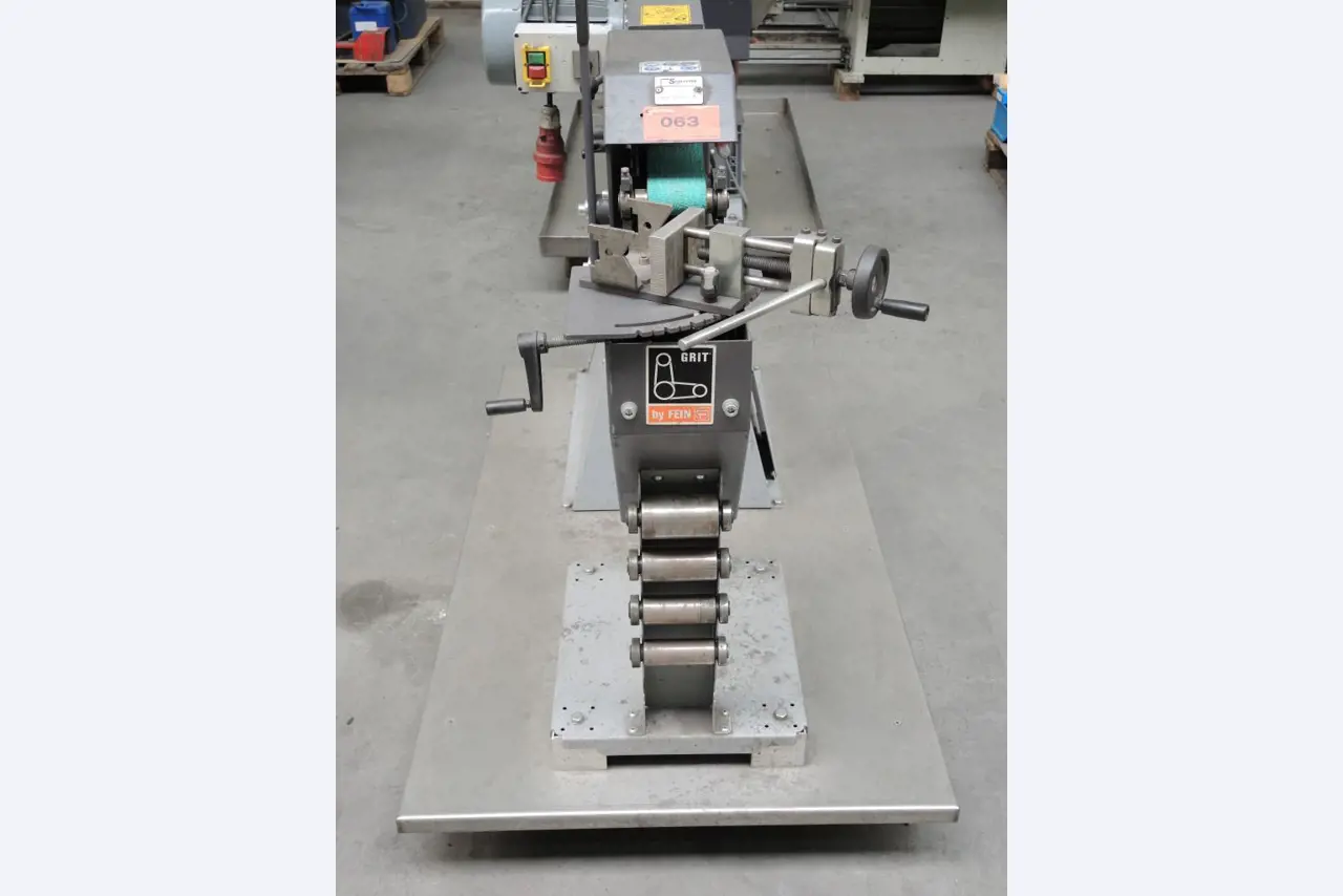 Chapas metálicas e máquinas para trabalhar metais<br><font size="2">Colaboração com Hilco Industrial Acquisitions bv</font><br><img src="/images/hil.png"><br>-3