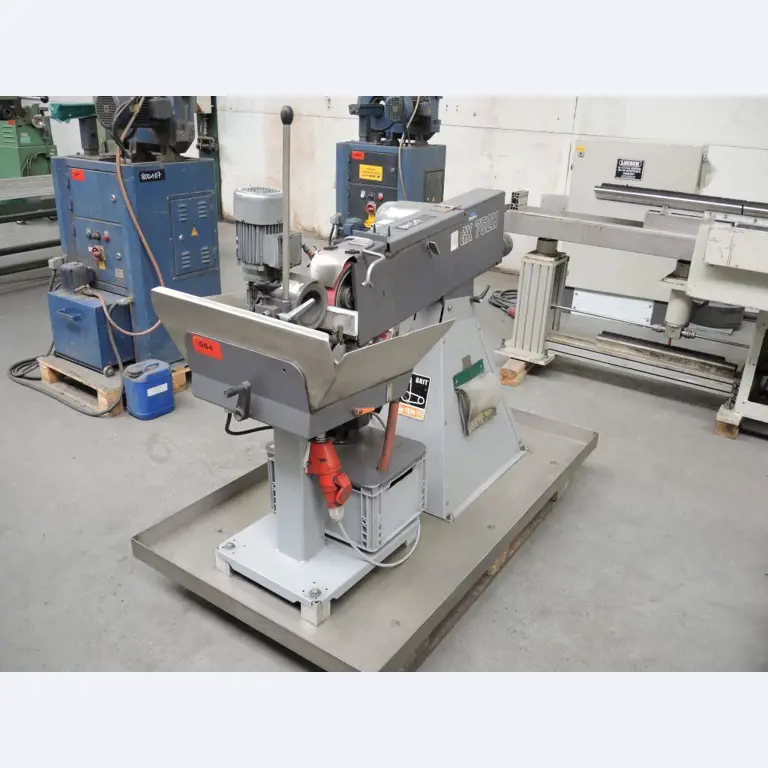 Chapas metálicas e máquinas para trabalhar metais<br><font size="2">Colaboração com Hilco Industrial Acquisitions bv</font><br><img src="/images/hil.png"><br>-1