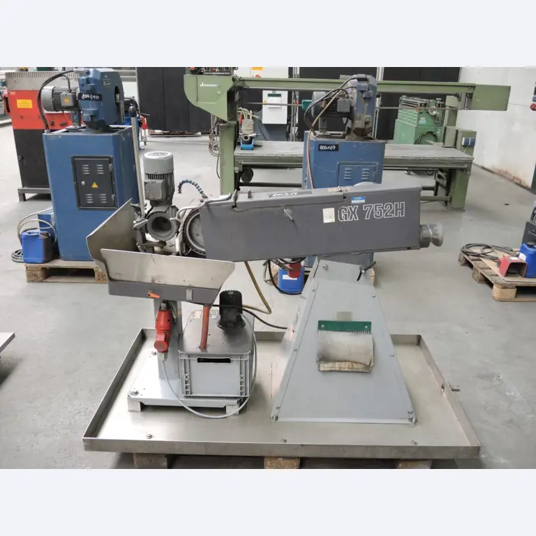 Chapas metálicas e máquinas para trabalhar metais<br><font size="2">Colaboração com Hilco Industrial Acquisitions bv</font><br><img src="/images/hil.png"><br>-2