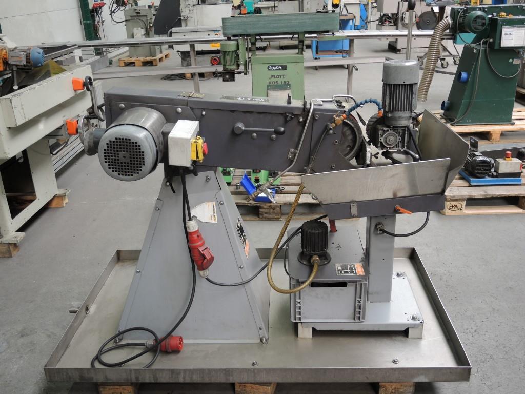 Chapas metálicas e máquinas para trabalhar metais<br><font size="2">Colaboração com Hilco Industrial Acquisitions bv</font><br><img src="/images/hil.png"><br>-3