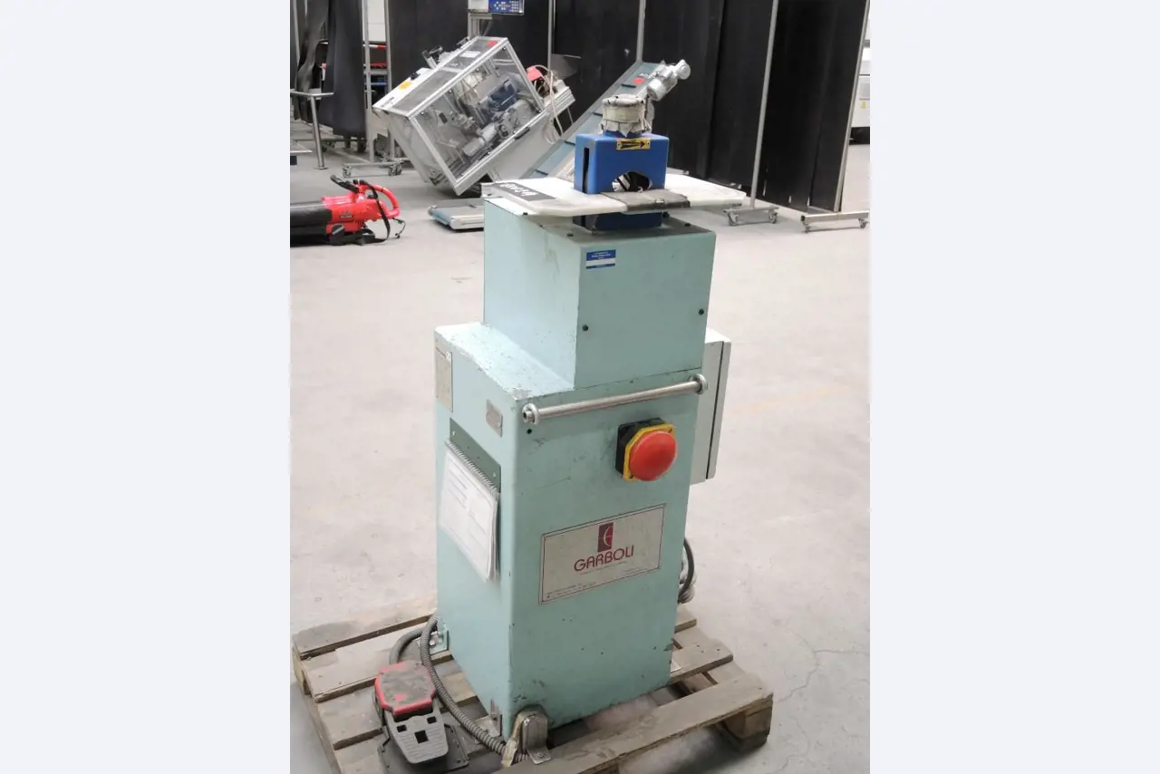 Chapas metálicas e máquinas para trabalhar metais<br><font size="2">Colaboração com Hilco Industrial Acquisitions bv</font><br><img src="/images/hil.png"><br>-2