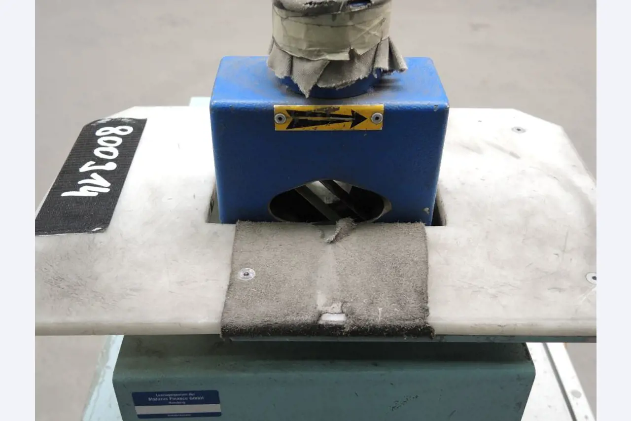 Chapas metálicas e máquinas para trabalhar metais<br><font size="2">Colaboração com Hilco Industrial Acquisitions bv</font><br><img src="/images/hil.png"><br>-3