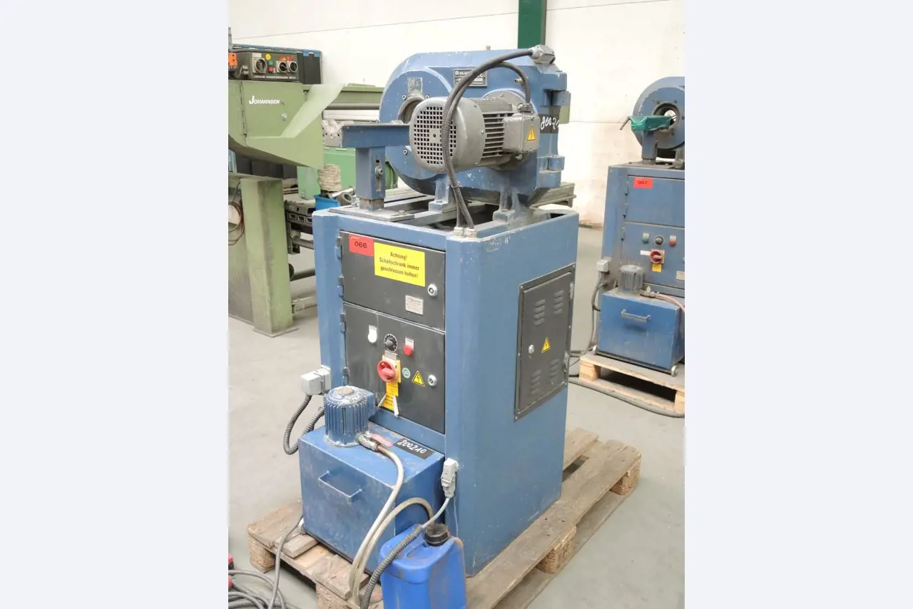 Chapas metálicas e máquinas para trabalhar metais<br><font size="2">Colaboração com Hilco Industrial Acquisitions bv</font><br><img src="/images/hil.png"><br>-2