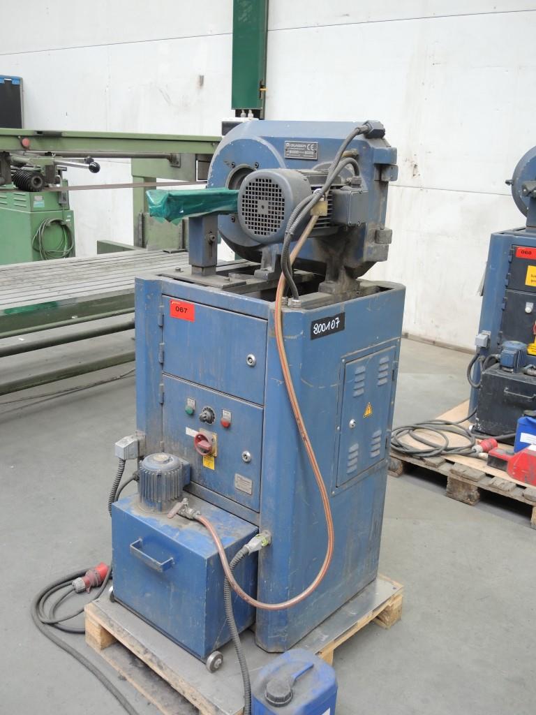 Chapas metálicas e máquinas para trabalhar metais<br><font size="2">Colaboração com Hilco Industrial Acquisitions bv</font><br><img src="/images/hil.png"><br>-2