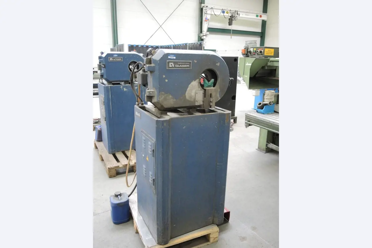 Chapas metálicas e máquinas para trabalhar metais<br><font size="2">Colaboração com Hilco Industrial Acquisitions bv</font><br><img src="/images/hil.png"><br>-3