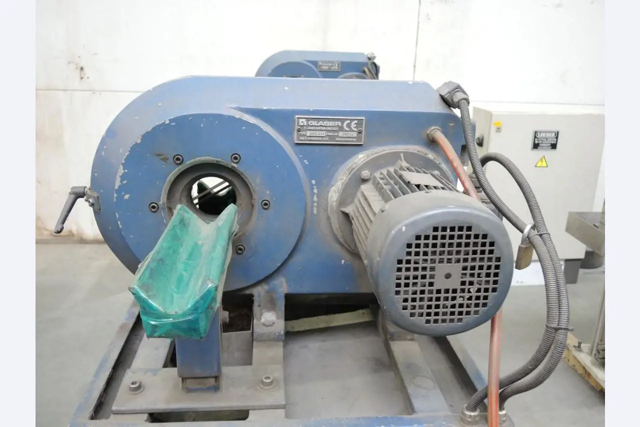 Chapas metálicas e máquinas para trabalhar metais<br><font size="2">Colaboração com Hilco Industrial Acquisitions bv</font><br><img src="/images/hil.png"><br>-4