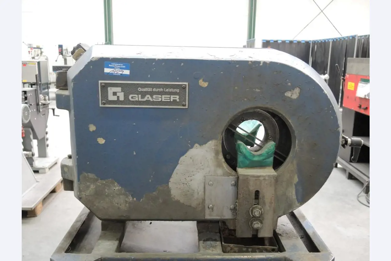 Chapas metálicas e máquinas para trabalhar metais<br><font size="2">Colaboração com Hilco Industrial Acquisitions bv</font><br><img src="/images/hil.png"><br>-5